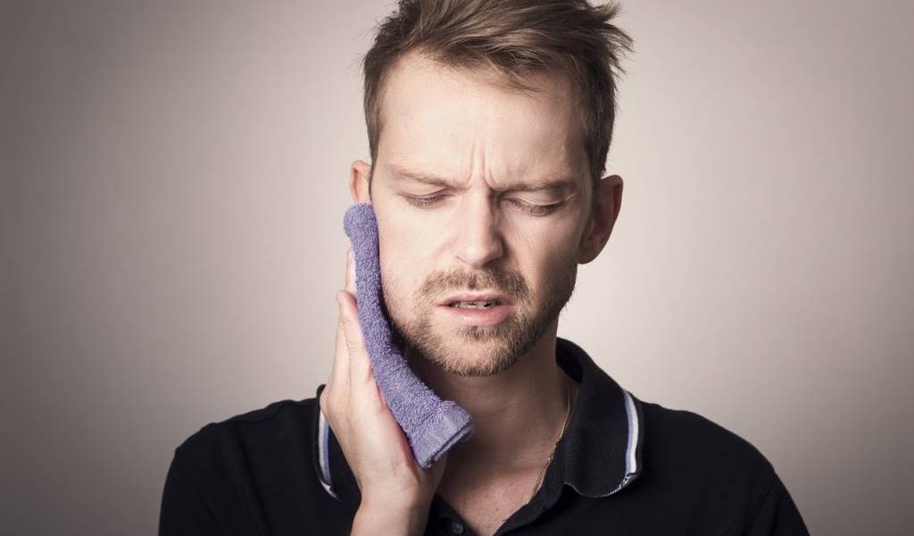 Comment réagir face à une douleur dentaire soudaine à Rosny-sous-Bois